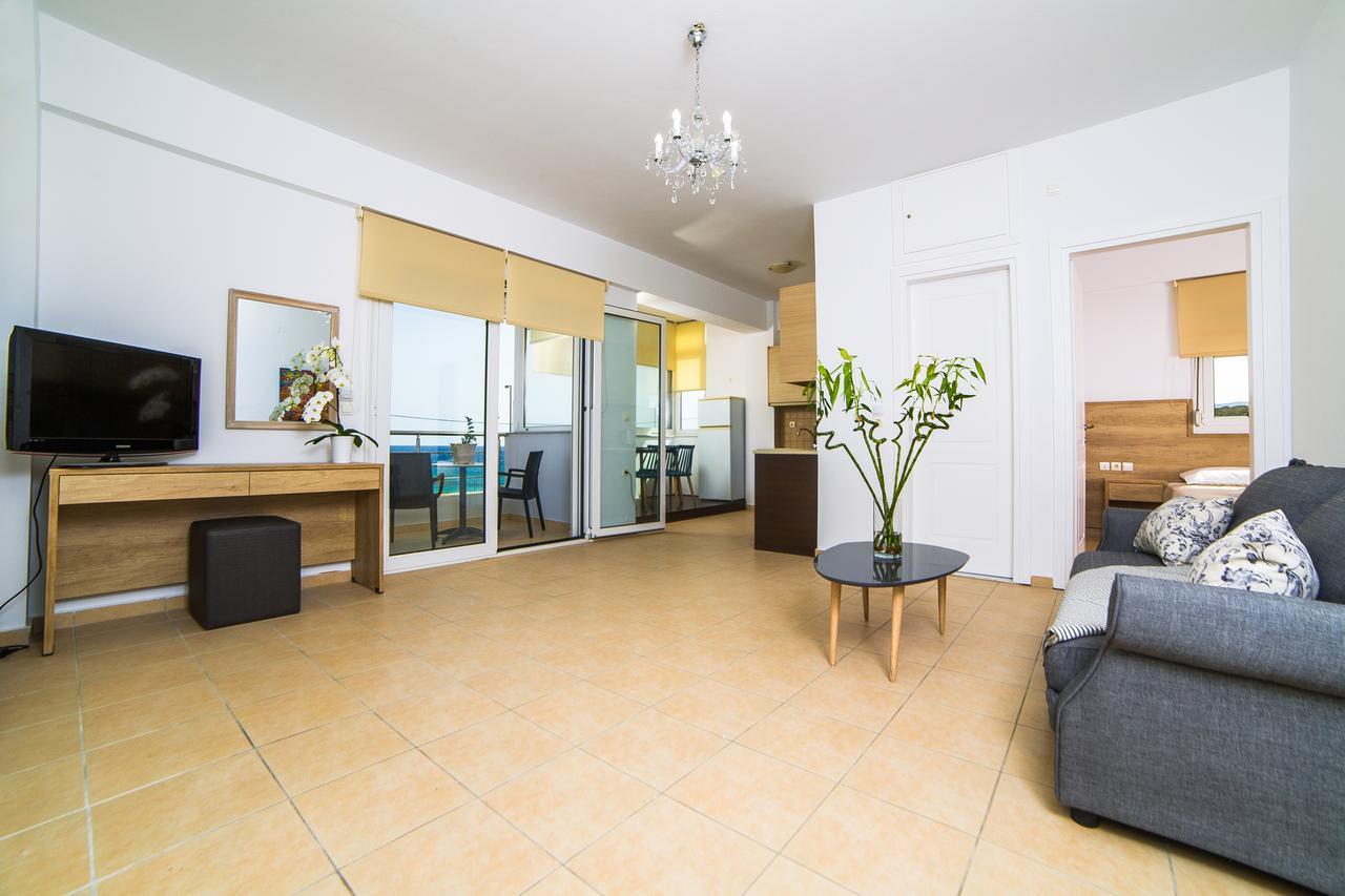 Eva Apartments 코우툴로파리 외부 사진