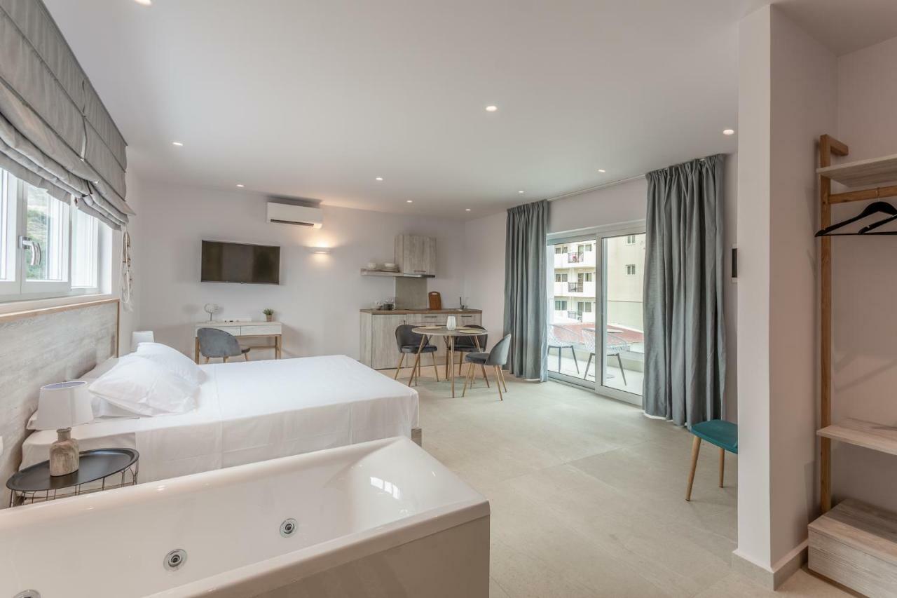 Eva Apartments 코우툴로파리 외부 사진